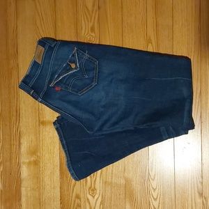 JUNIORS LEVIS SIZE 9 FLARED JEANS ..MEDIUM BLUE